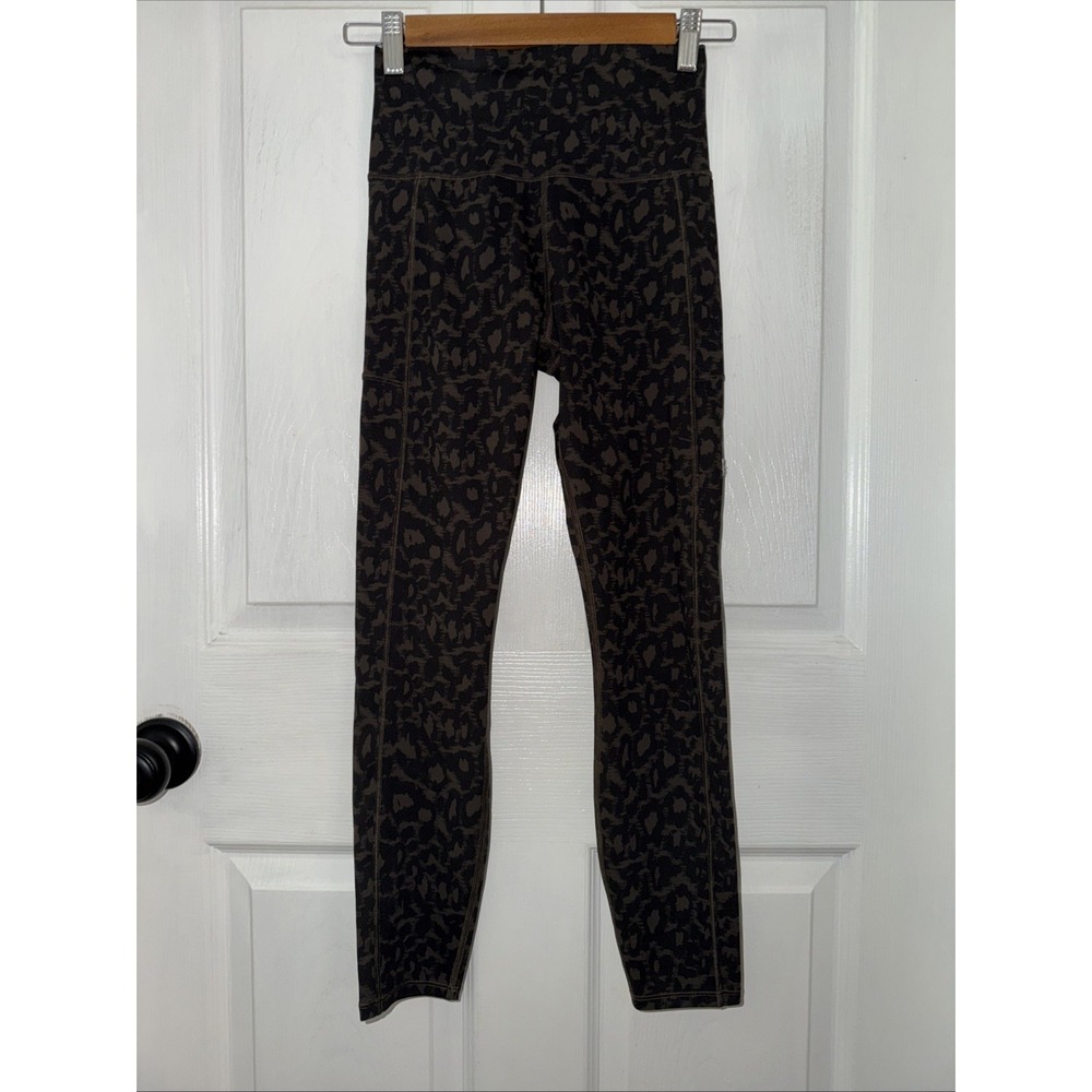 Vuori Womens Studio Pocket Legging VW446 Dark Olive Camo Leopard Print XS